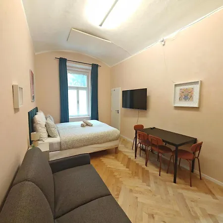 Apartmán Spacious, Light In Vinohrady